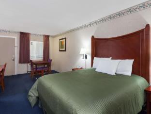 Travelodge By Wyndham Orange County Airport/ Costa Mesa Ruang foto